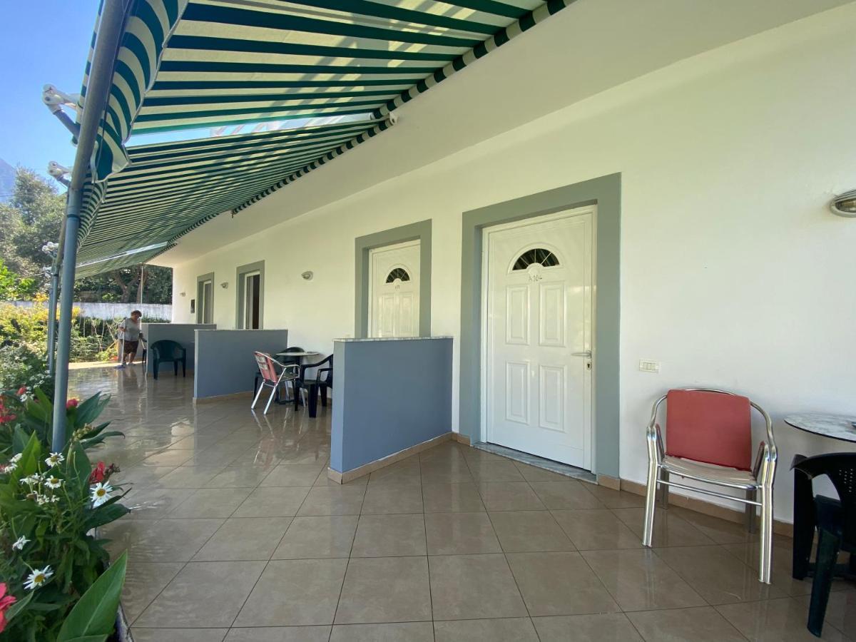 Yard Paradise Rooms Dhërmi Exterior foto